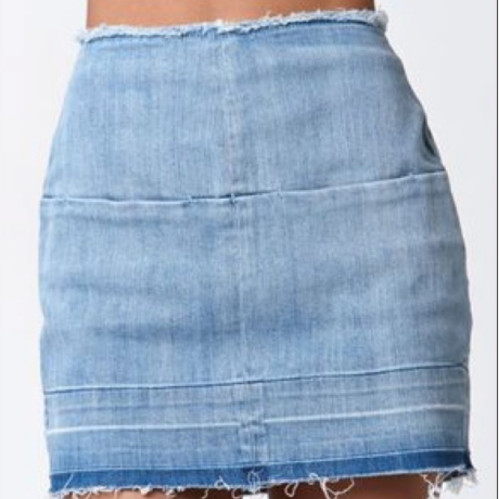Bullhead Denim Co Light Wash Denim Skirt 29